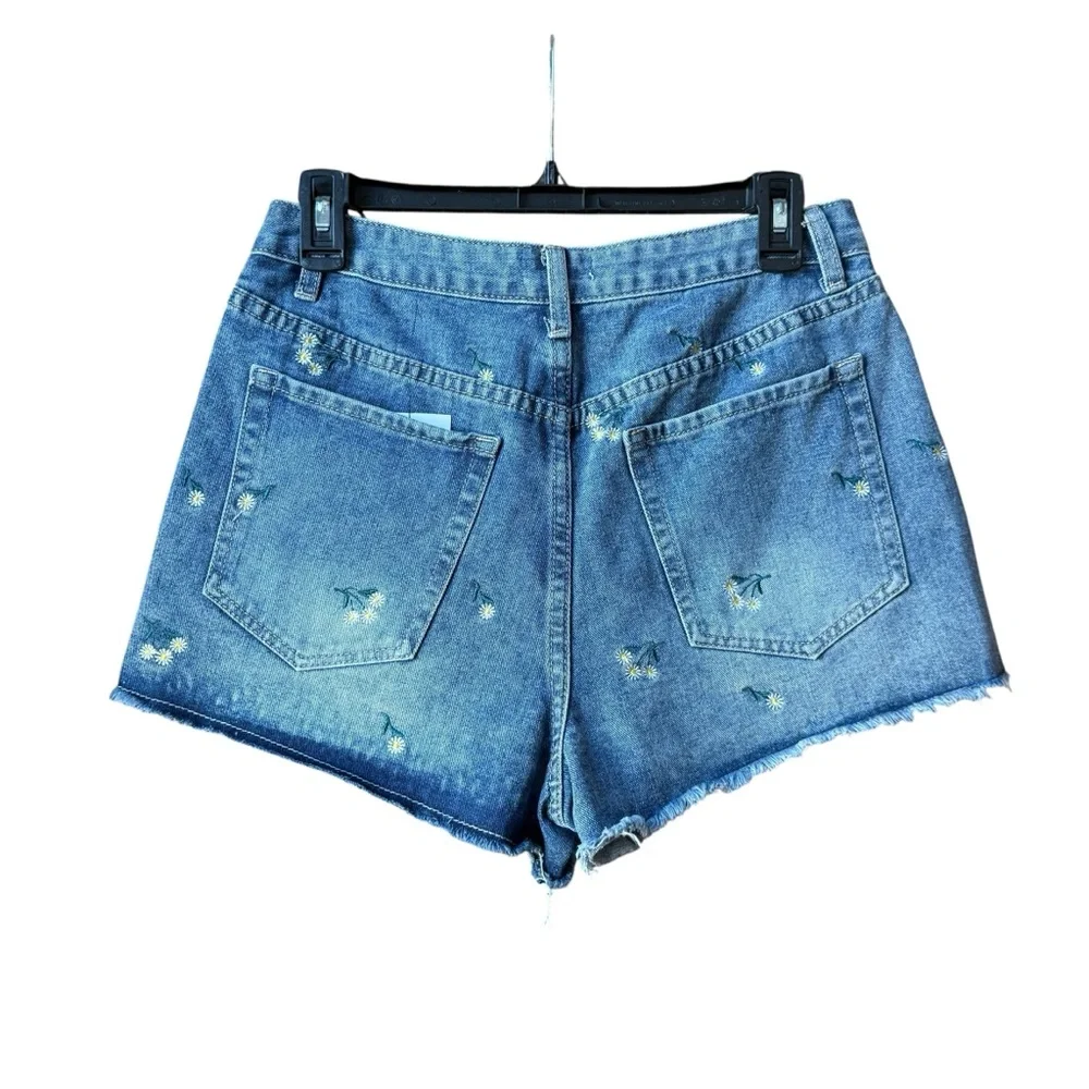 Forever 21 Blue Embroidered Jean Shorts NWT‎